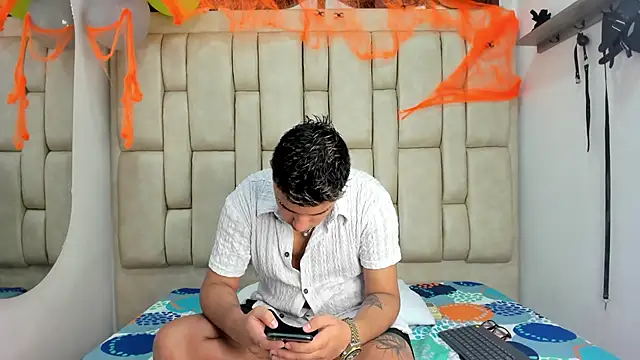 DavilANDkevin2 online show from 11-02-25, 02:36