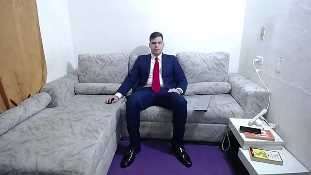 Snapshot of Victor_Maitland chatting on 05-17-26, 03:37 Victor Maitland online show from 05-17-26, 03:37