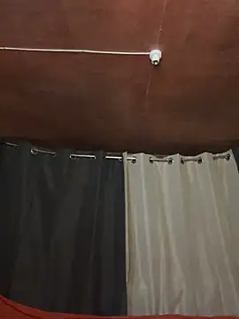 Snapshot of Ur_latinahotpaprika chatting on 10-28-25, 04:31 Ur latinahotpaprika online show from 10-28-25, 04:31