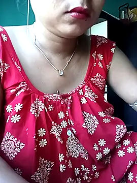 Snapshot of Desi_couple305 chatting on 09-27-25, 01:32 Desi couple305 online show from 09-27-25, 01:32