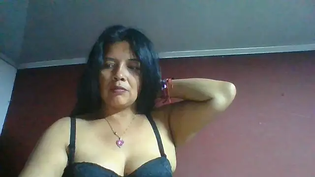 Snapshot of DianaOchoa_ chatting on 06-24-26, 03:16 DianaOchoa online show from 06-24-26, 03:16