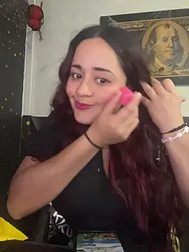 candy  fox  online show from 10-18-25, 09:15