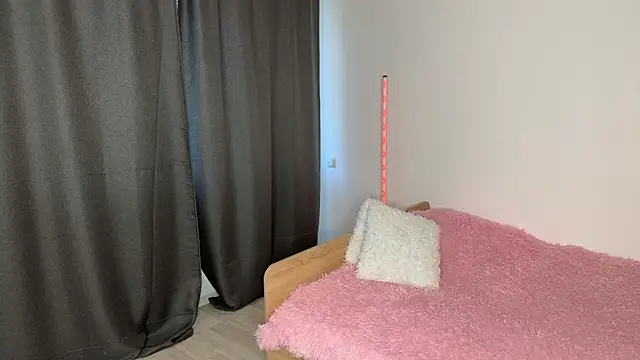 Snapshot of Rebel_Angel_ chatting on 09-24-25, 05:55 Rebel Angel online show from 09-24-25, 05:55