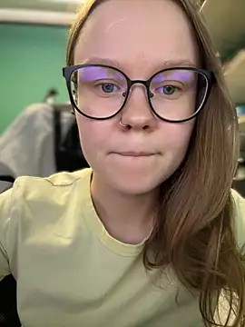 Snapshot of _CherryBloom_ chatting on 09-09-25, 12:59 CherryBloom online show from 09-09-25, 12:59