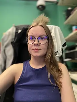 Snapshot of _CherryBloom_ chatting on 09-16-25, 12:28 CherryBloom online show from 09-16-25, 12:28