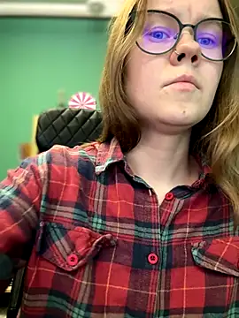 Snapshot of _CherryBloom_ chatting on 09-17-25, 12:29 CherryBloom online show from 09-17-25, 12:29