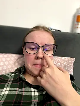 Snapshot of _CherryBloom_ chatting on 09-21-25, 05:36 CherryBloom online show from 09-21-25, 05:36