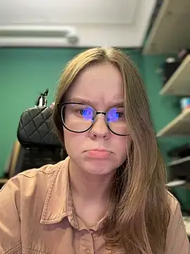 Snapshot of _CherryBloom_ chatting on 09-22-25, 01:13 CherryBloom online show from 09-22-25, 01:13