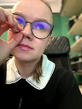 Snapshot of _CherryBloom_ chatting on 10-14-25, 07:20 CherryBloom online show from 10-14-25, 07:20