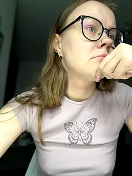 Snapshot of _CherryBloom_ chatting on 10-29-25, 02:19 CherryBloom online show from 10-29-25, 02:19