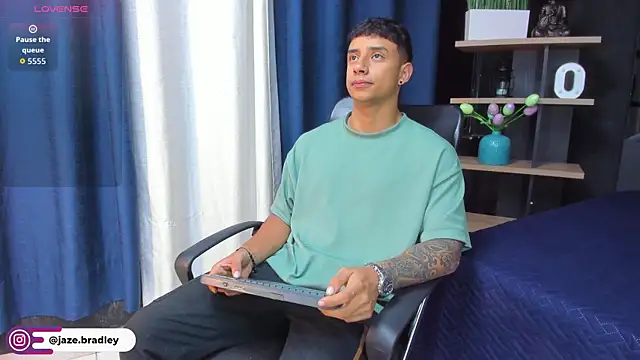 jaze bradley online show from 10-30-25, 11:33