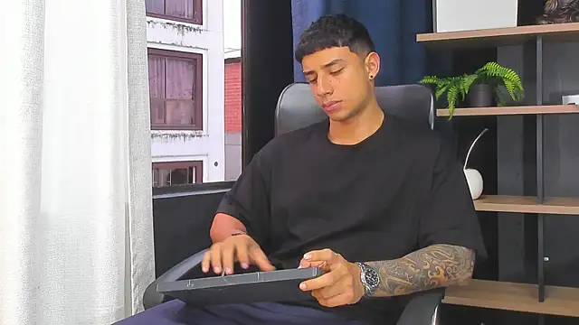 jaze bradley online show from 12-18-25, 11:16