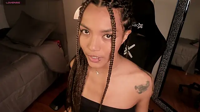 Snapshot of Nati____ chatting on 09-23-25, 04:48 Nati online show from 09-23-25, 04:48