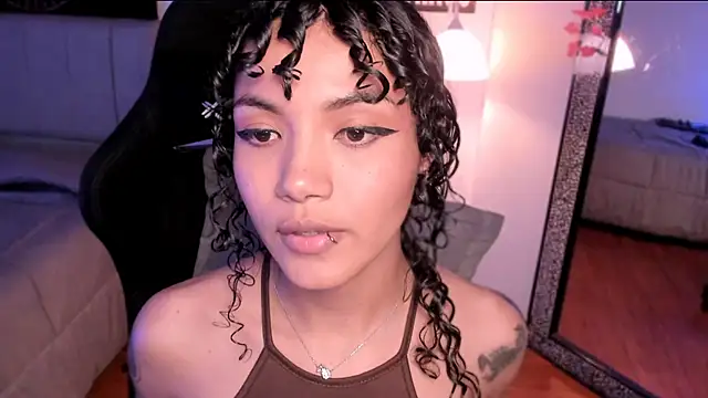 Snapshot of Nati____ chatting on 10-16-25, 04:13 Nati online show from 10-16-25, 04:13