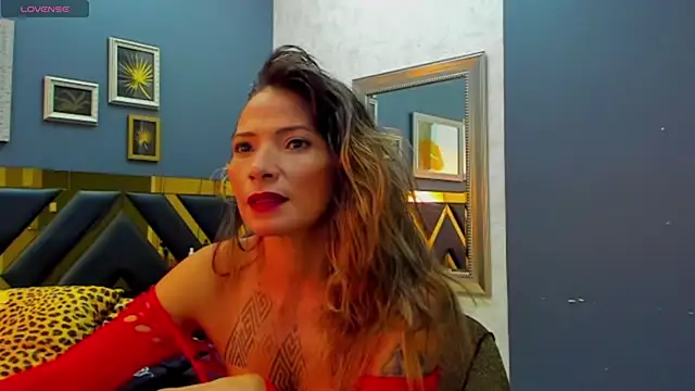 Kaya Tate online show from 11-17-25, 01:17