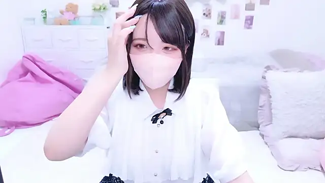 Snapshot of Anzu_xx chatting on 09-25-25, 04:21 Anzu xx online show from 09-25-25, 04:21