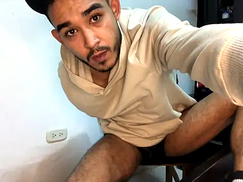 Snapshot of Rodneycot chatting on 09-28-25, 02:50 Rodneycot online show from 09-28-25, 02:50