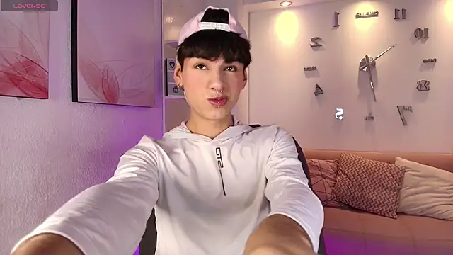 Ezra Storm online show from 09-30-25, 09:20