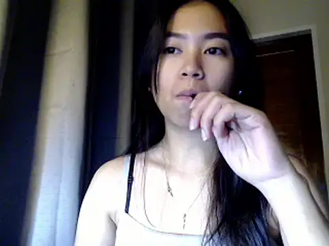 Snapshot of candycrushyyy chatting on 10-17-25, 09:50 candycrushyyy online show from 10-17-25, 09:50