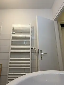 Snapshot of Jasmina-Joy chatting on 11-06-25, 04:46 Jasmina-Joy online show from 11-06-25, 04:46