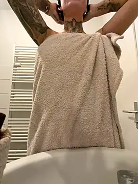 Snapshot of Jasmina-Joy chatting on 11-25-25, 04:45 Jasmina-Joy online show from 11-25-25, 04:45