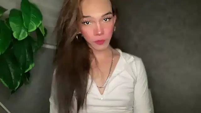 Snapshot of Misselliefayexxx chatting on 12-16-25, 10:09 Misselliefayexxx online show from 12-16-25, 10:09