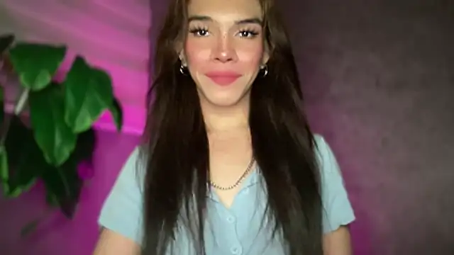 Snapshot of Misselliefayexxx chatting on 12-17-25, 09:54 Misselliefayexxx online show from 12-17-25, 09:54