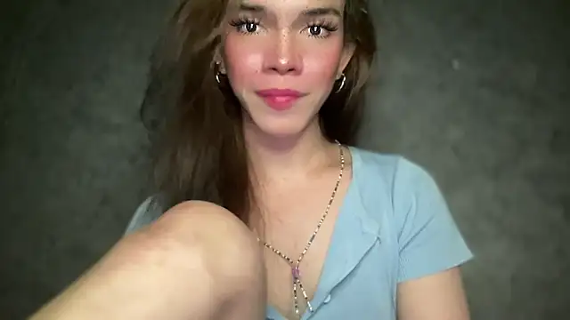 Snapshot of Misselliefayexxx chatting on 12-21-25, 02:35 Misselliefayexxx online show from 12-21-25, 02:35