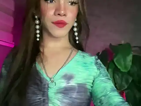 Snapshot of Misselliefayexxx chatting on 03-04-26, 12:27 Misselliefayexxx online show from 03-04-26, 12:27