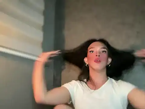 Snapshot of Misselliefayexxx chatting on 07-03-26, 08:04 Misselliefayexxx online show from 07-03-26, 08:04