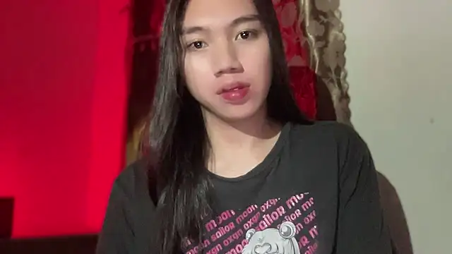 Snapshot of kat_mire chatting on 10-13-25, 05:35 kat mire online show from 10-13-25, 05:35