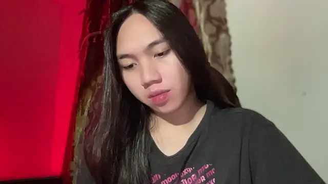 Snapshot of kat_mire chatting on 10-21-25, 05:57 kat mire online show from 10-21-25, 05:57