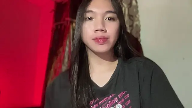 Snapshot of kat_mire chatting on 10-22-25, 04:40 kat mire online show from 10-22-25, 04:40