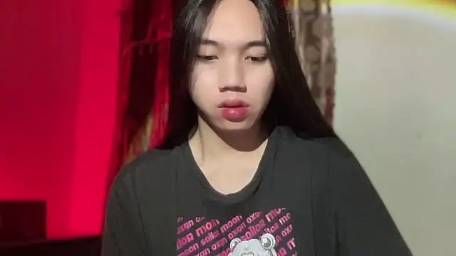 Snapshot of kat_mire chatting on 11-12-25, 03:45 kat mire online show from 11-12-25, 03:45