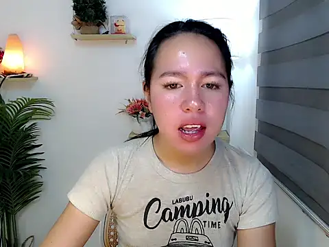 Snapshot of kimbratx chatting on 10-08-25, 10:40 kimbratx online show from 10-08-25, 10:40