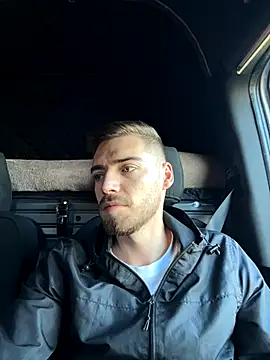 Snapshot of crs_ptk735 chatting on 10-26-25, 08:31 crs ptk735 online show from 10-26-25, 08:31