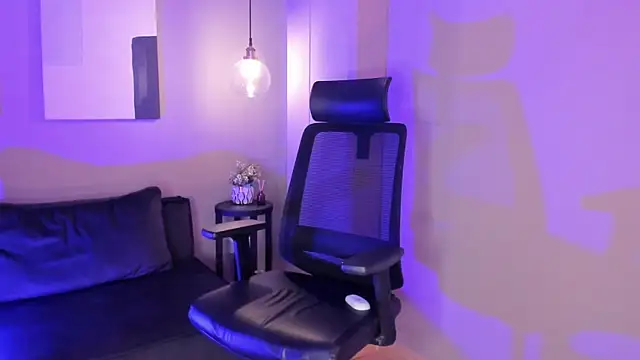 Snapshot of emily_mars1 chatting on 09-17-25, 08:43 emily mars1 online show from 09-17-25, 08:43