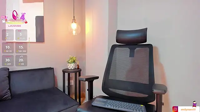 Snapshot of emily_mars1 chatting on 09-18-25, 08:11 emily mars1 online show from 09-18-25, 08:11