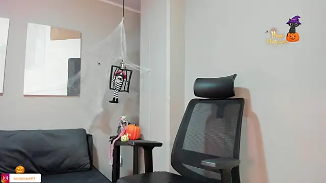 Snapshot of emily_mars1 chatting on 10-15-25, 11:05 emily mars1 online show from 10-15-25, 11:05