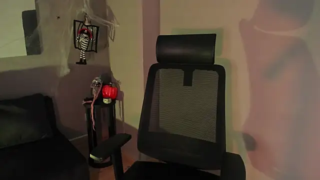 Snapshot of emily_mars1 chatting on 10-21-25, 02:51 emily mars1 online show from 10-21-25, 02:51