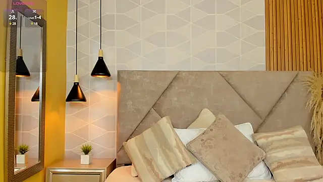 Jade Whisper online show from 12-23-25, 01:58