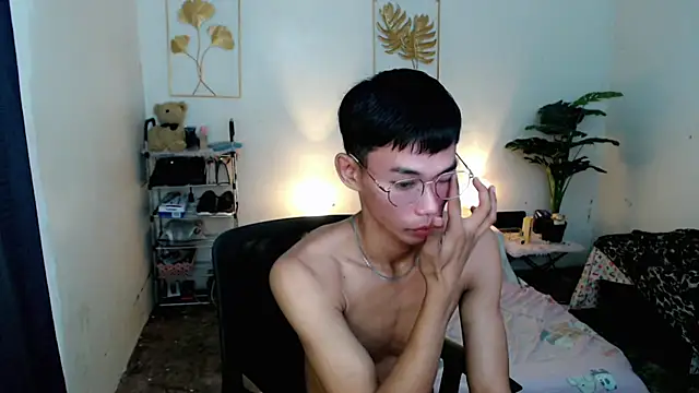 Snapshot of naughty_rence chatting on 10-25-25, 06:54 naughty rence online show from 10-25-25, 06:54