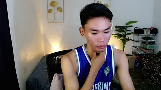 Snapshot of naughty_rence chatting on 12-02-25, 08:37 naughty rence online show from 12-02-25, 08:37