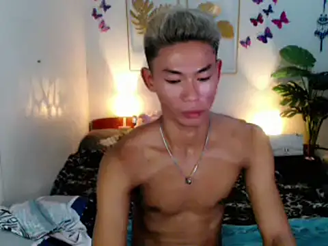 Snapshot of naughty_rence chatting on 07-20-26, 02:19 naughty rence online show from 07-20-26, 02:19