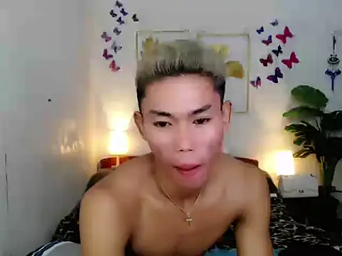 Snapshot of naughty_rence chatting on 07-22-26, 01:41 naughty rence online show from 07-22-26, 01:41