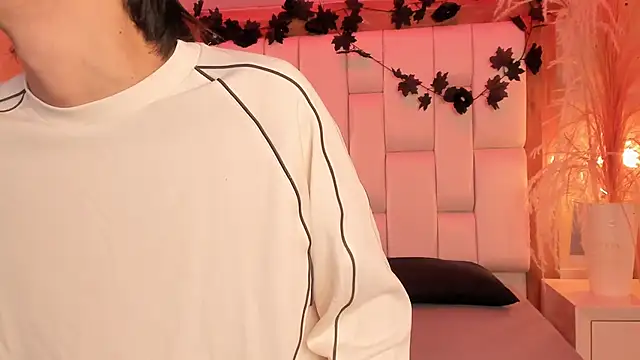 Daphne And Roger online show from 02-07-26, 11:03