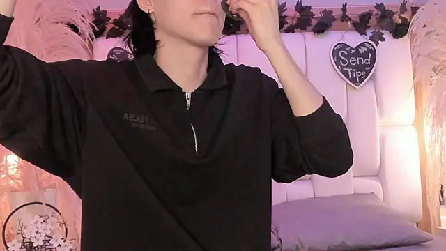 Daphne And Roger online show from 04-13-26, 11:05