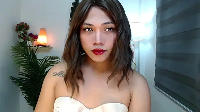 Snapshot of scarlett_brownx69 chatting on 10-22-25, 10:48 scarlett brownx69 online show from 10-22-25, 10:48