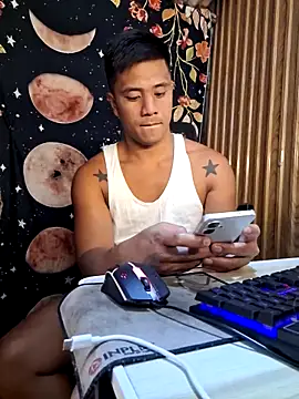 Snapshot of mr_dave chatting on 12-16-25, 02:11 mr dave online show from 12-16-25, 02:11