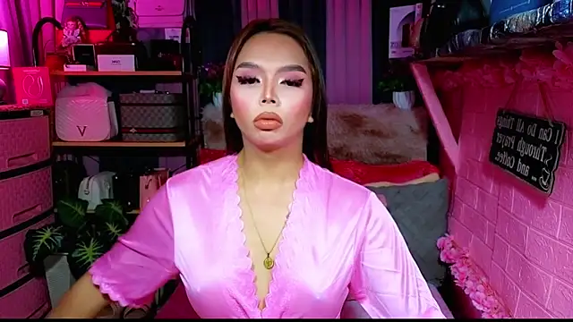 Snapshot of MoniqueCeleste chatting on 10-28-25, 12:03 MoniqueCeleste online show from 10-28-25, 12:03